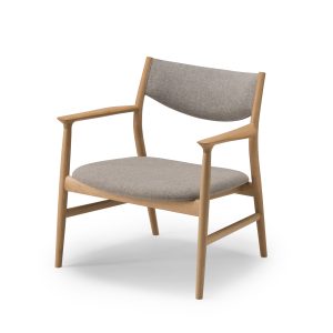 KAMUY Lounge Chair (upholstered back)